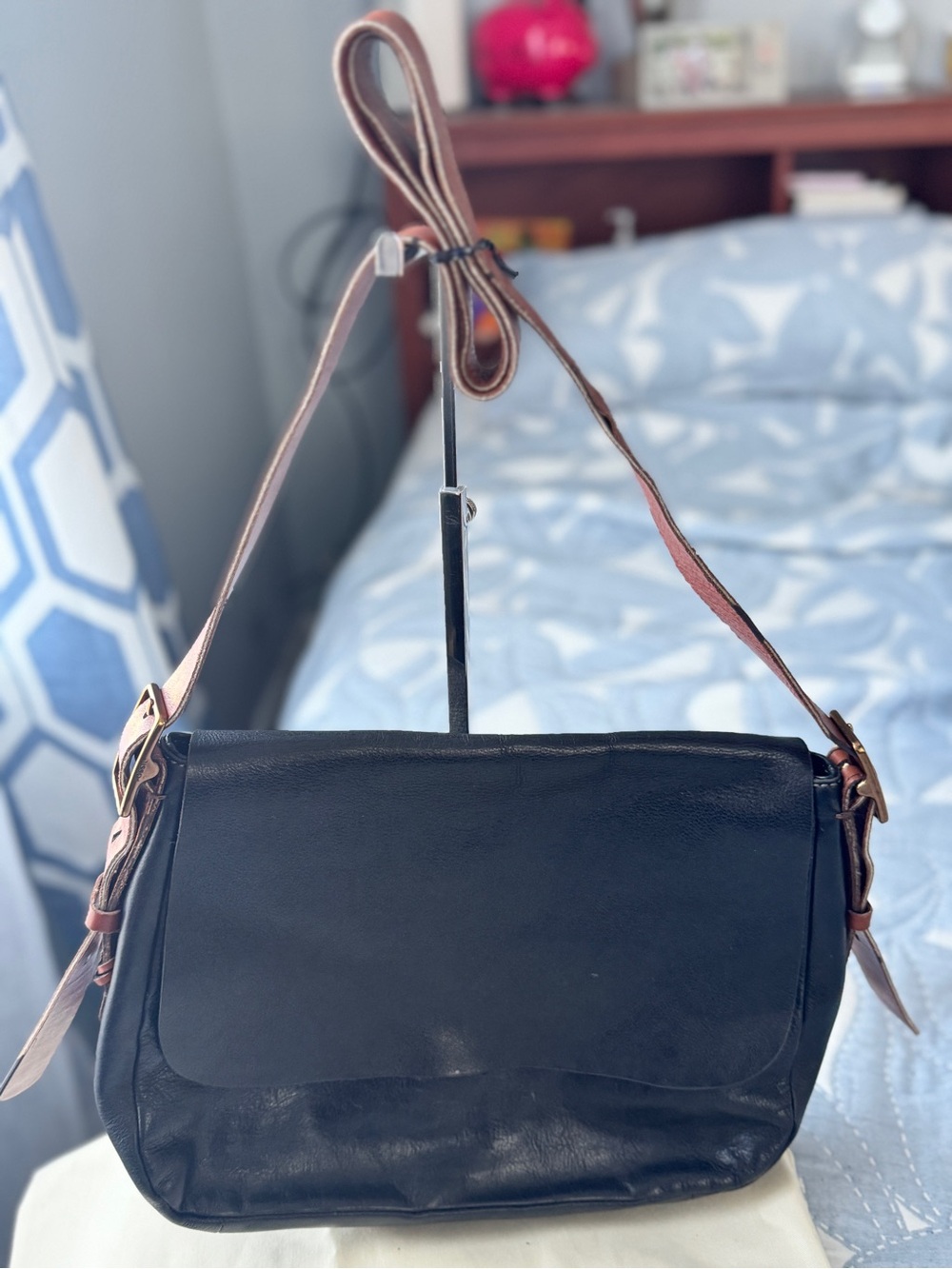 Fossil Harper Flap Crossbody Bag in black
